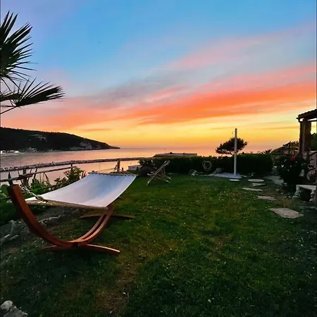 Casetta Direttamente Sul Mare Vakantiehuis *